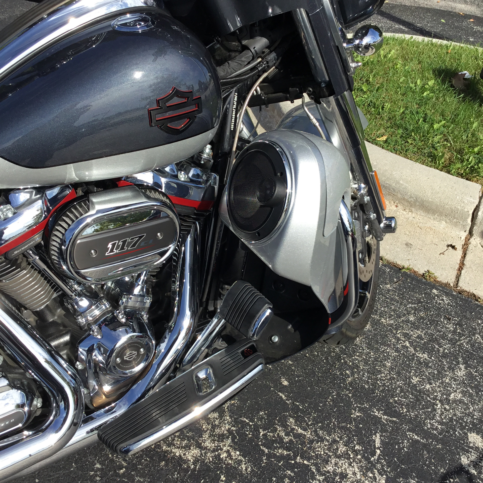 2019 Harley-Davidson CVO™ Street Glide® in Sheboygan, Wisconsin - Photo 4