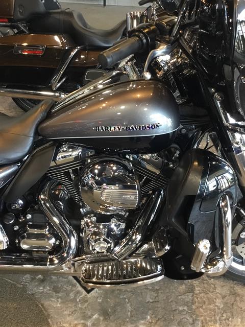2014 Harley-Davidson Ultra Limited in Sheboygan, Wisconsin - Photo 2