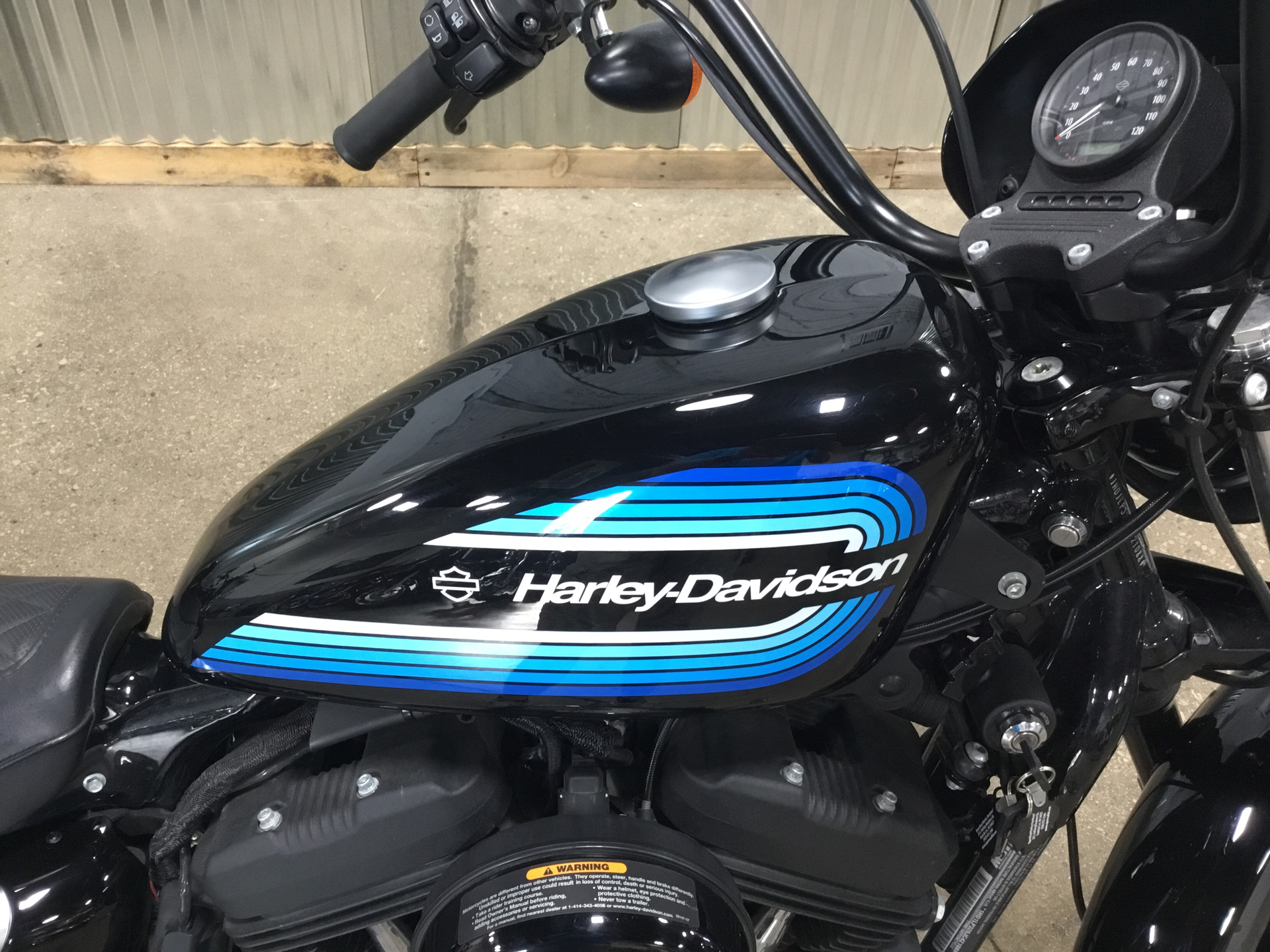 2018 HARLEY-DAVIDSON XL1200 Iron in Sheboygan, Wisconsin - Photo 3