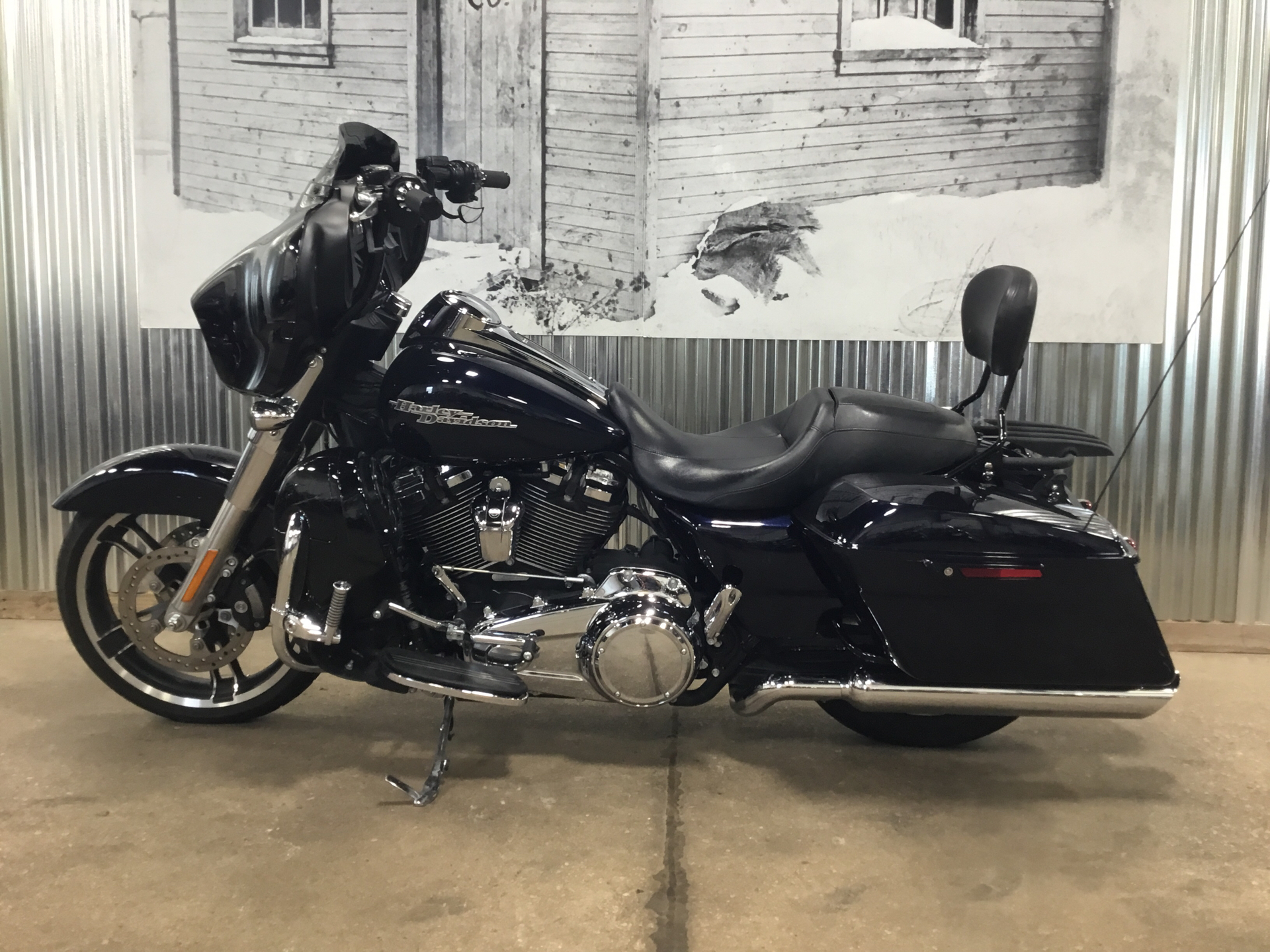 2019 Harley-Davidson Street Glide® in Sheboygan, Wisconsin - Photo 2