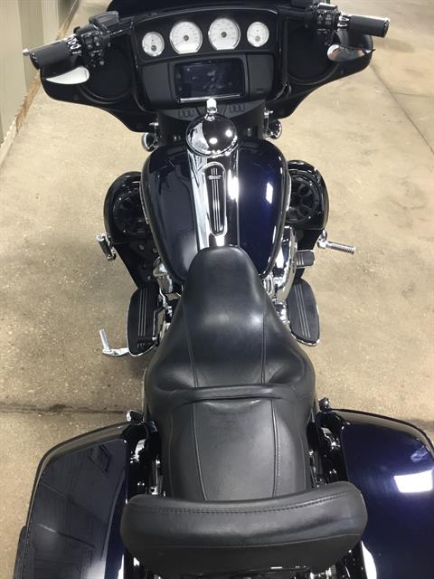 2019 Harley-Davidson Street Glide® in Sheboygan, Wisconsin - Photo 10