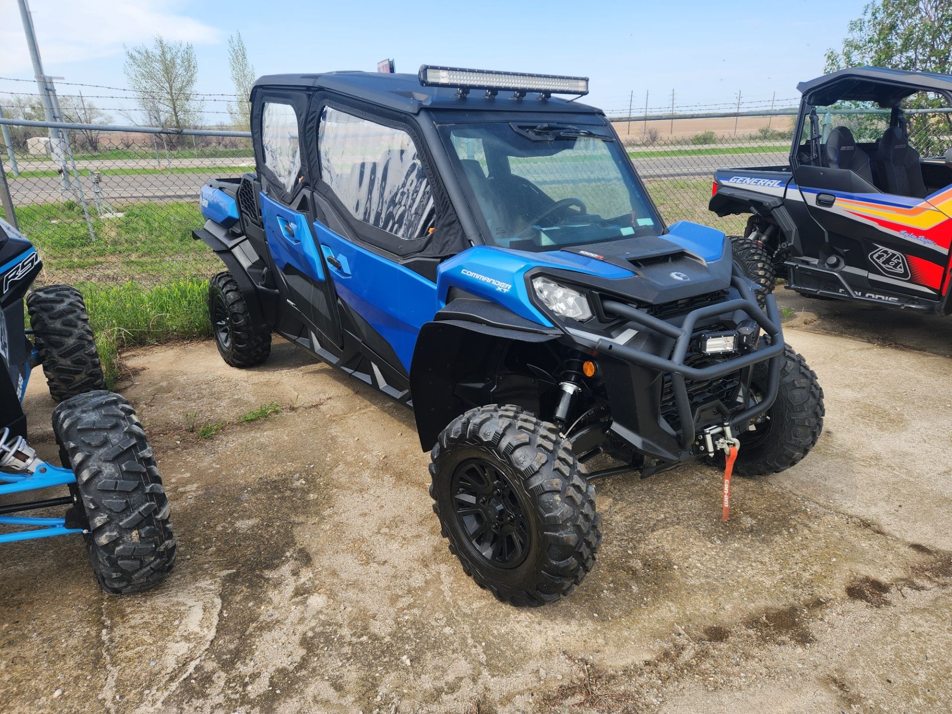 2022 Can-Am Commander MAX XT 1000R in Devils Lake, North Dakota - Photo 2