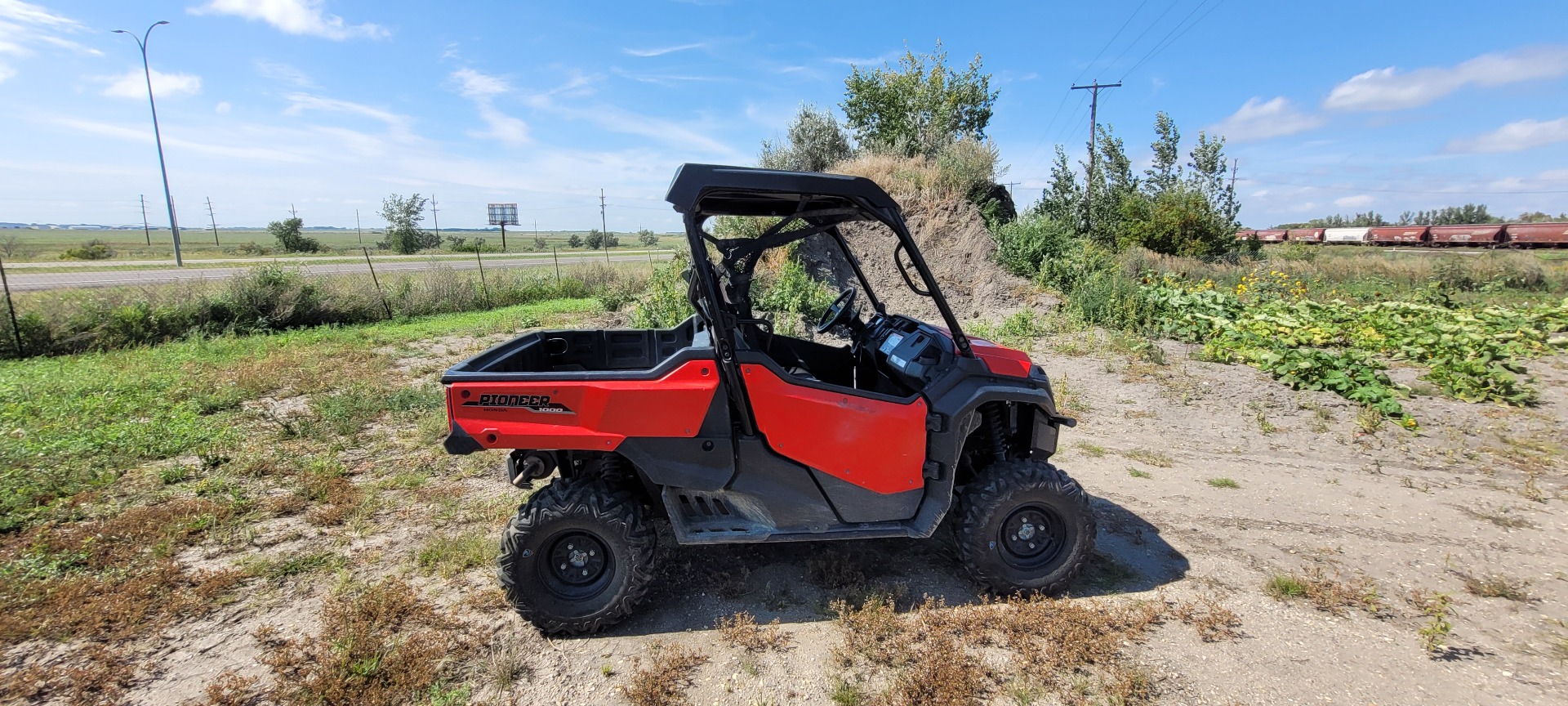 2018 Honda Pioneer 1000 EPS in Devils Lake, North Dakota - Photo 2