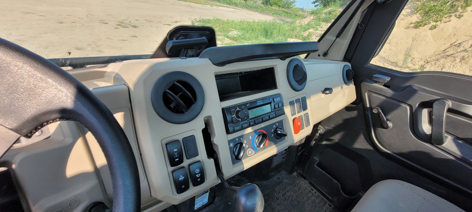 2022 John Deere XUV835R Cab HVAC in Devils Lake, North Dakota - Photo 7