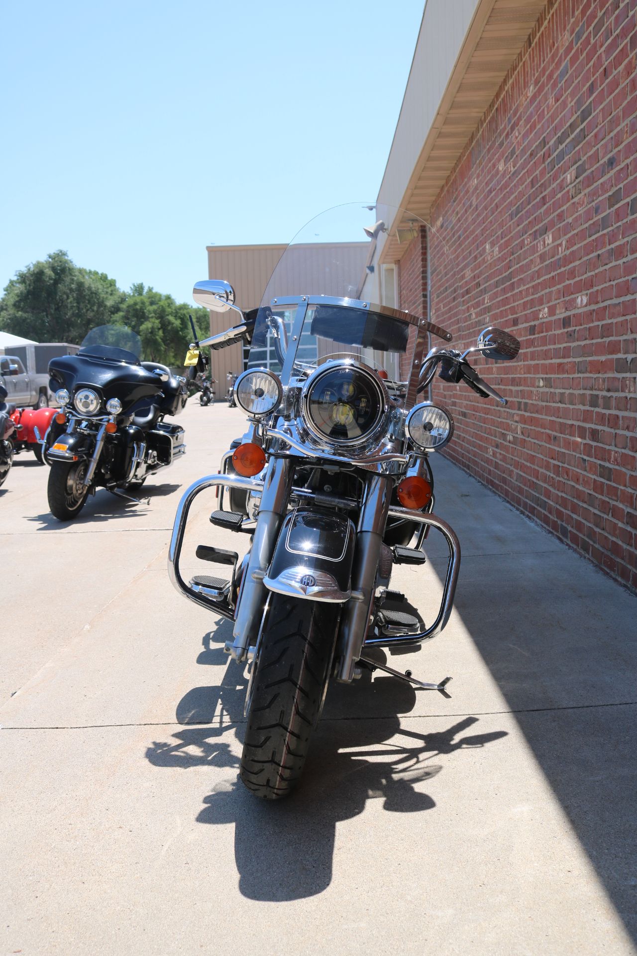 2011 Harley-Davidson Road King® Classic in Ames, Iowa - Photo 2