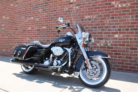 2011 Harley-Davidson Road King® Classic in Ames, Iowa - Photo 3