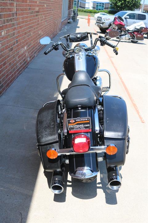 2011 Harley-Davidson Road King® Classic in Ames, Iowa - Photo 11