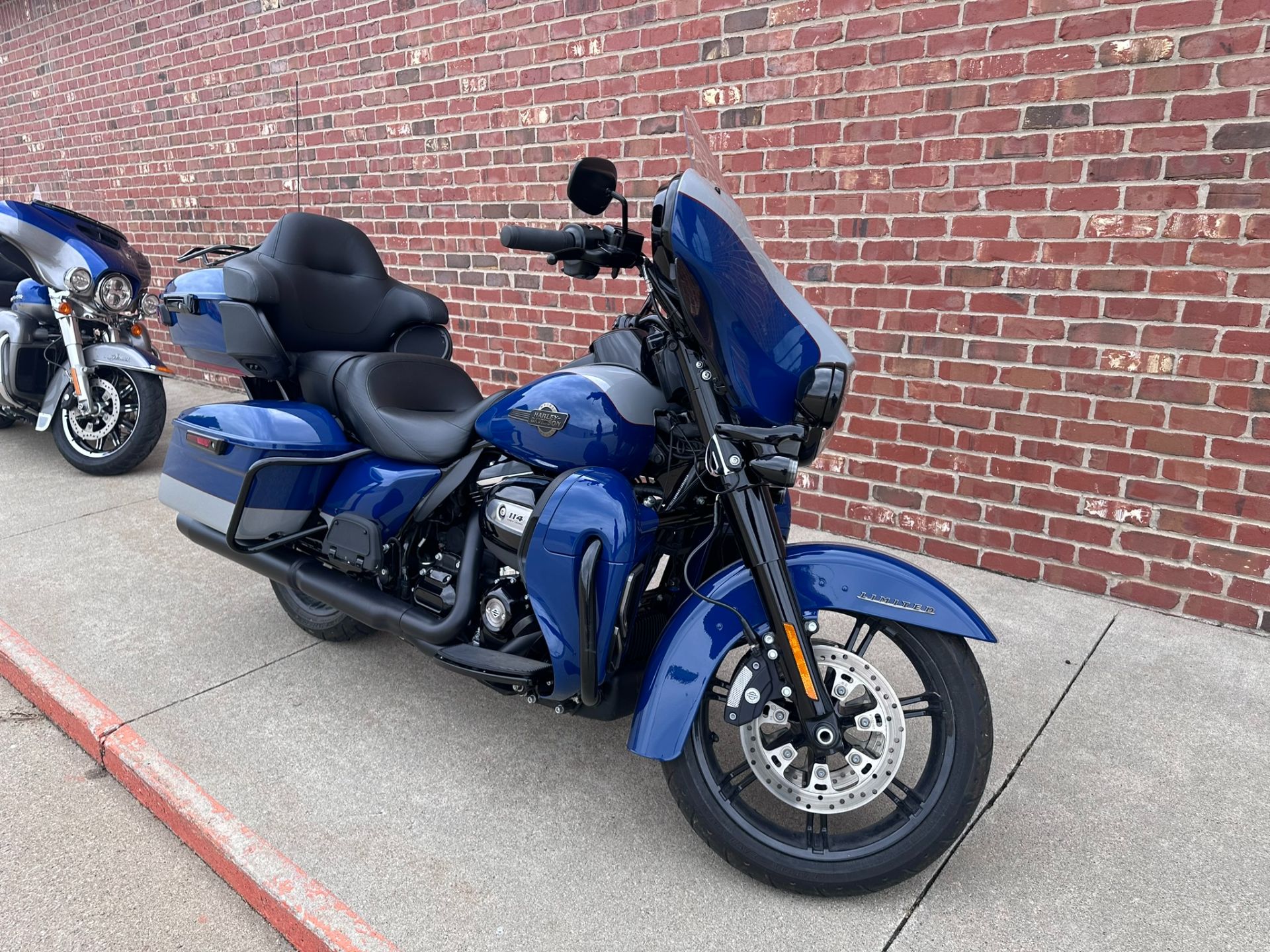 2023 Harley-Davidson Ultra Limited in Ames, Iowa - Photo 5