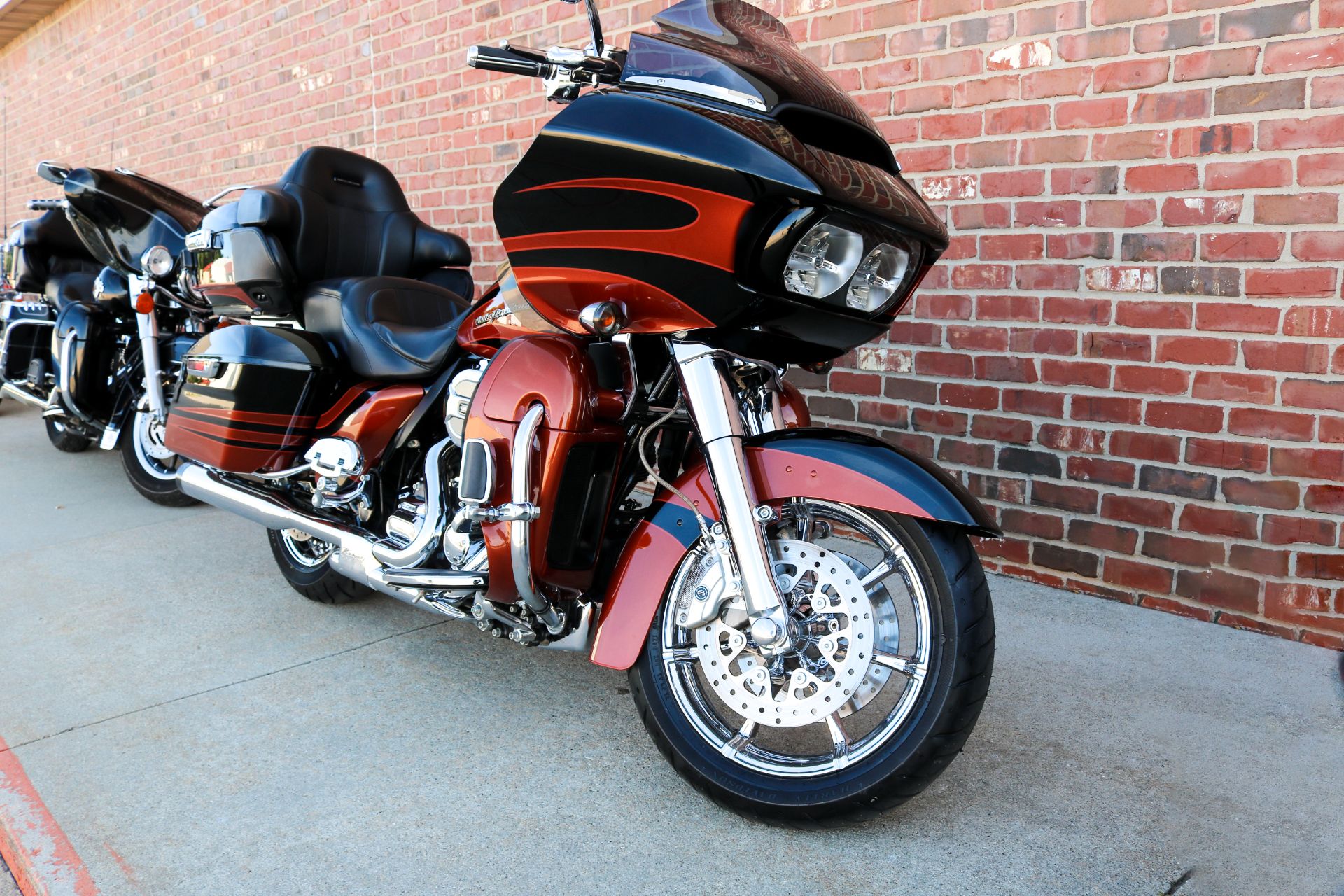 2015 Harley-Davidson CVO™ Road Glide® Ultra in Ames, Iowa - Photo 5