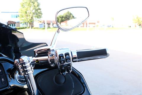 2015 Harley-Davidson CVO™ Road Glide® Ultra in Ames, Iowa - Photo 12