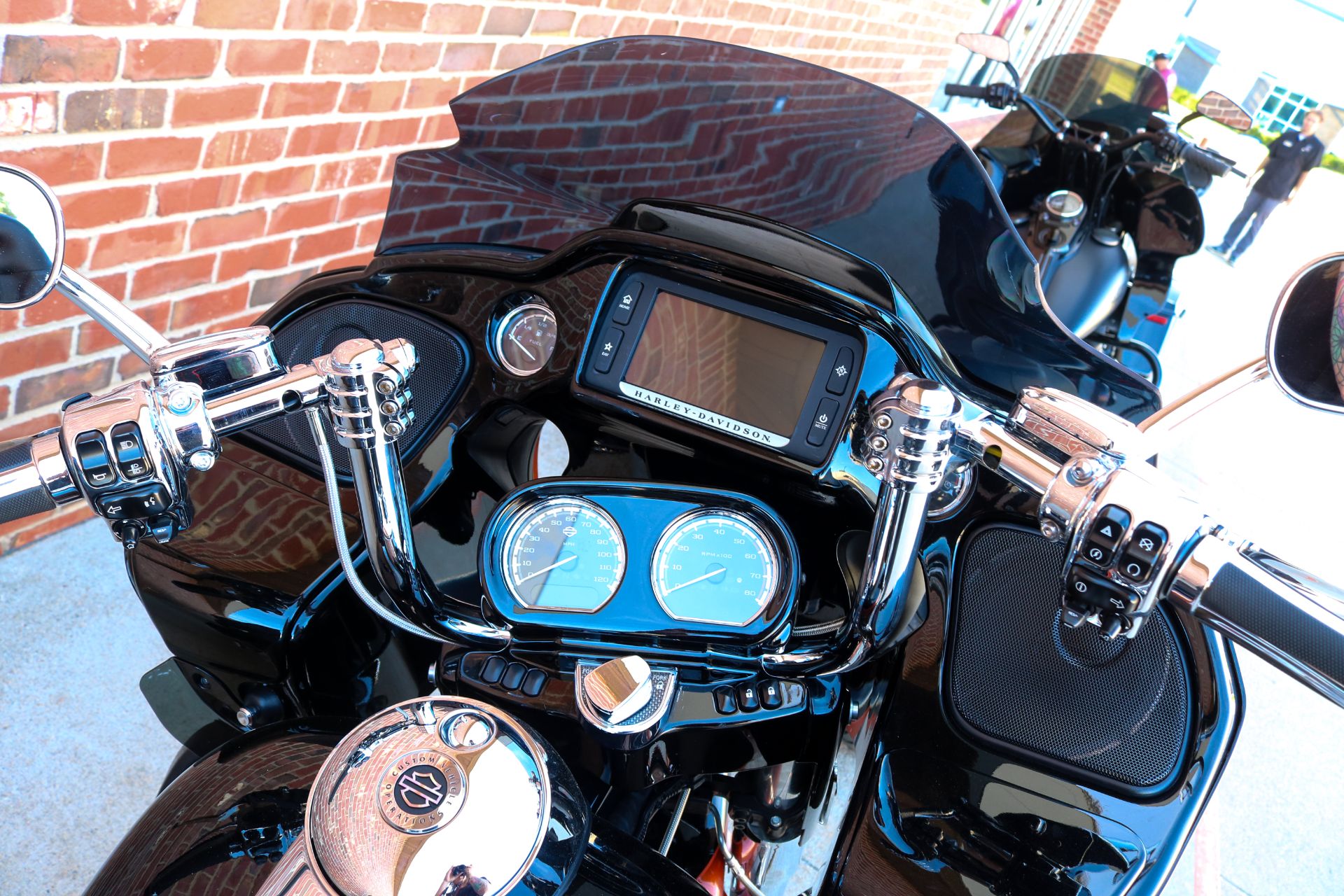 2015 Harley-Davidson CVO™ Road Glide® Ultra in Ames, Iowa - Photo 13