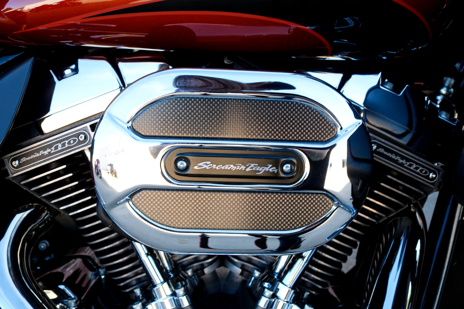 2015 Harley-Davidson CVO™ Road Glide® Ultra in Ames, Iowa - Photo 18