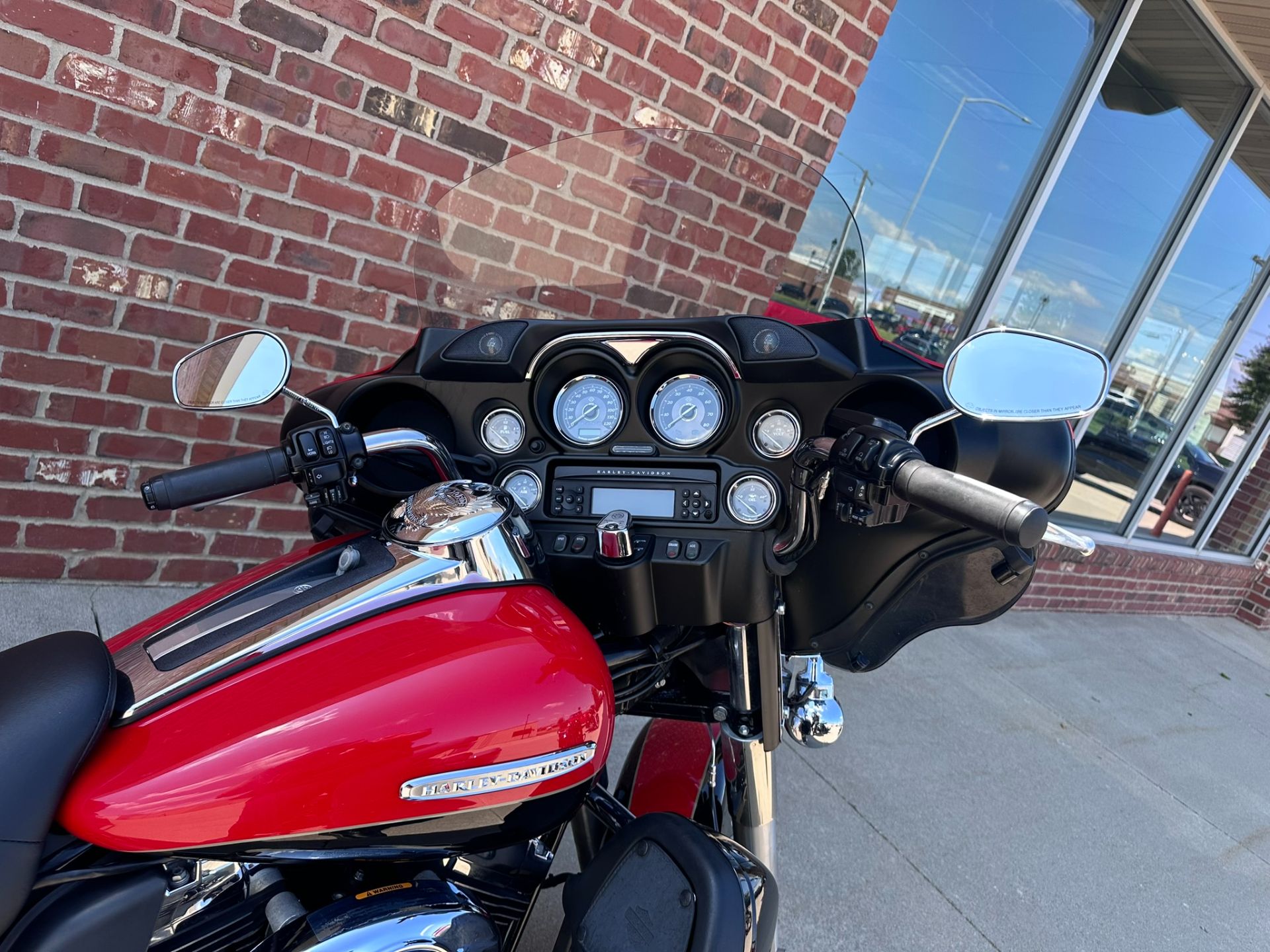 2010 Harley-Davidson Electra Glide® Ultra Limited in Ames, Iowa - Photo 9