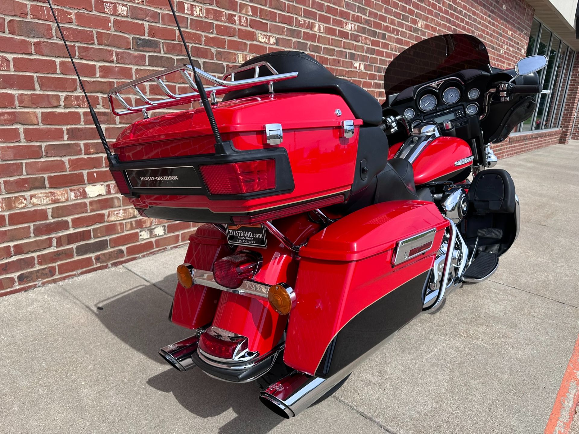 2010 Harley-Davidson Electra Glide® Ultra Limited in Ames, Iowa - Photo 16