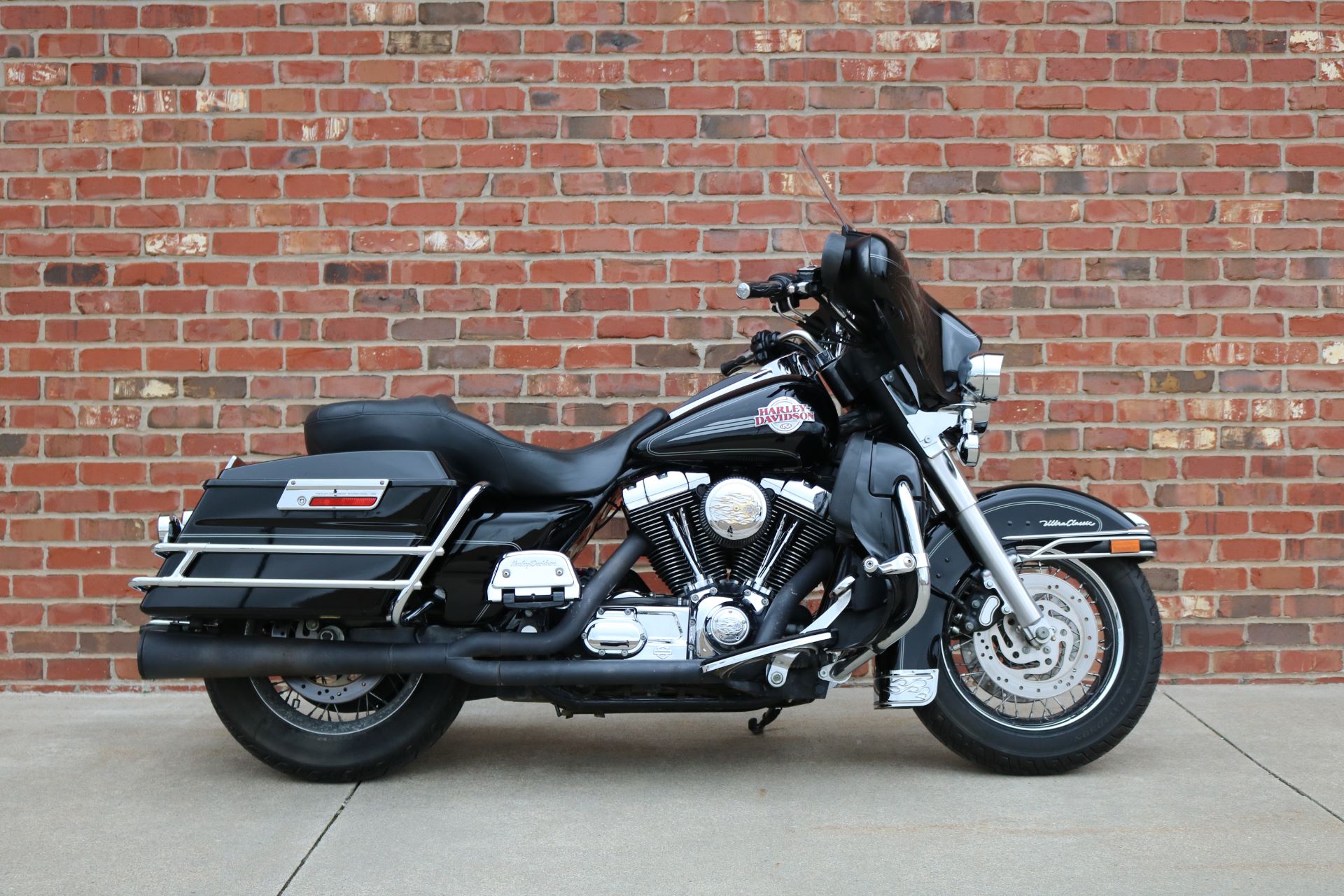 2005 Harley-Davidson FLHTCUI Ultra Classic® Electra Glide® in Ames, Iowa - Photo 2