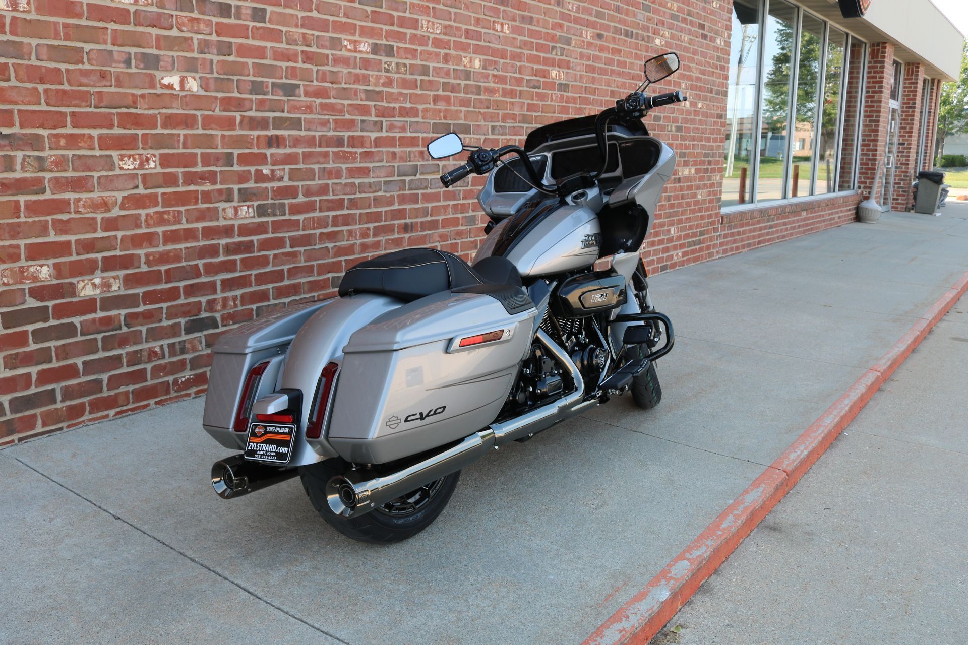 2023 Harley-Davidson CVO™ Road Glide® in Ames, Iowa - Photo 3