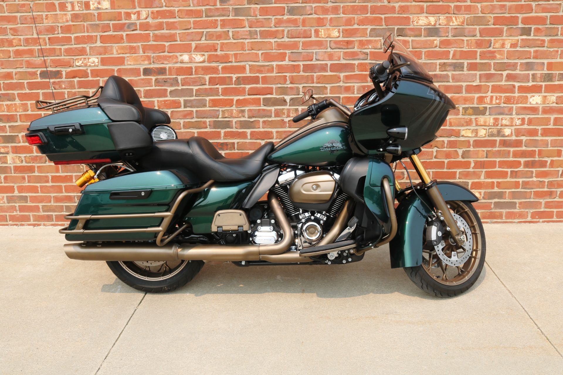 2021 Harley-Davidson Road Glide® Limited in Ames, Iowa - Photo 1