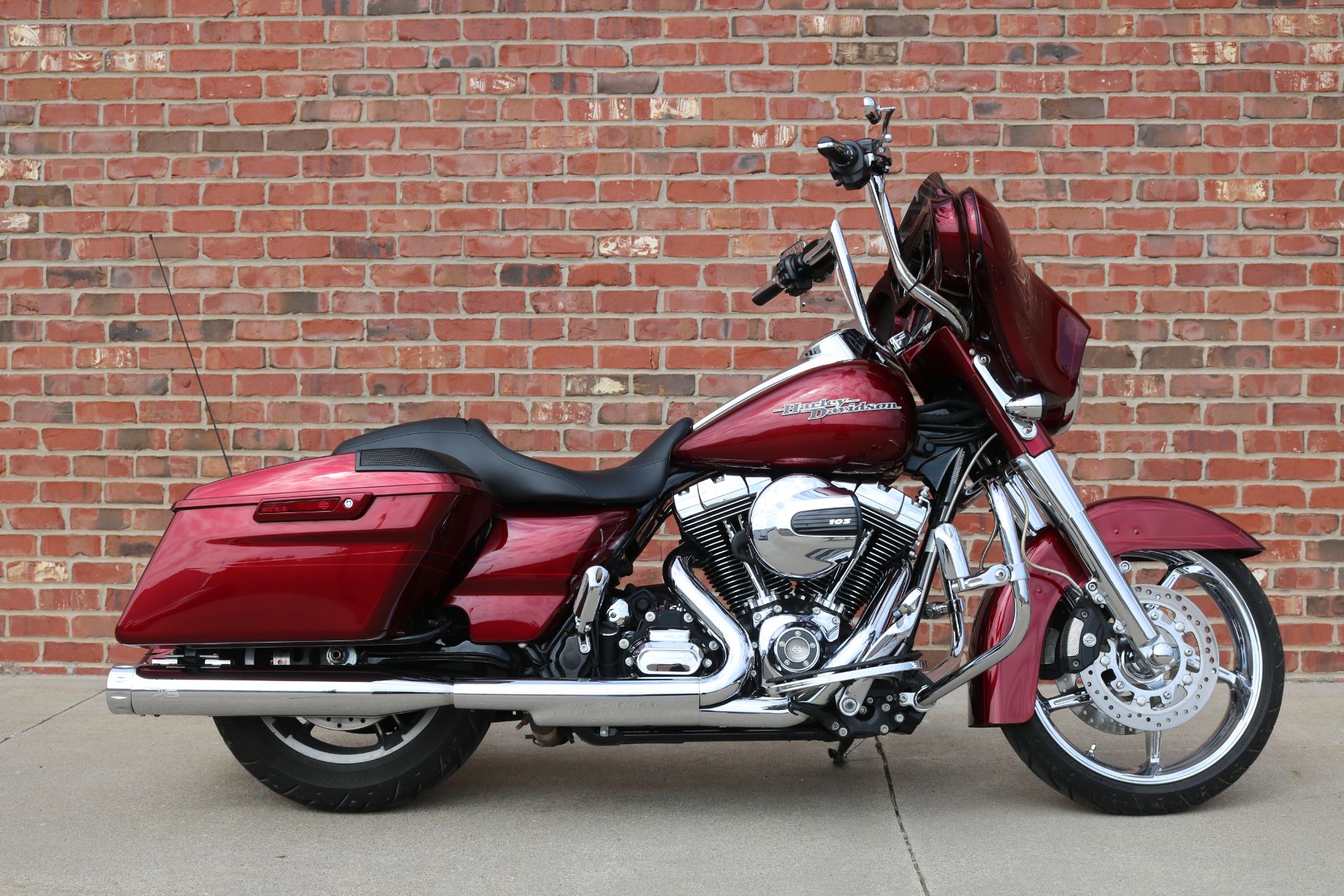 2016 Harley-Davidson Street Glide® Special in Ames, Iowa - Photo 1
