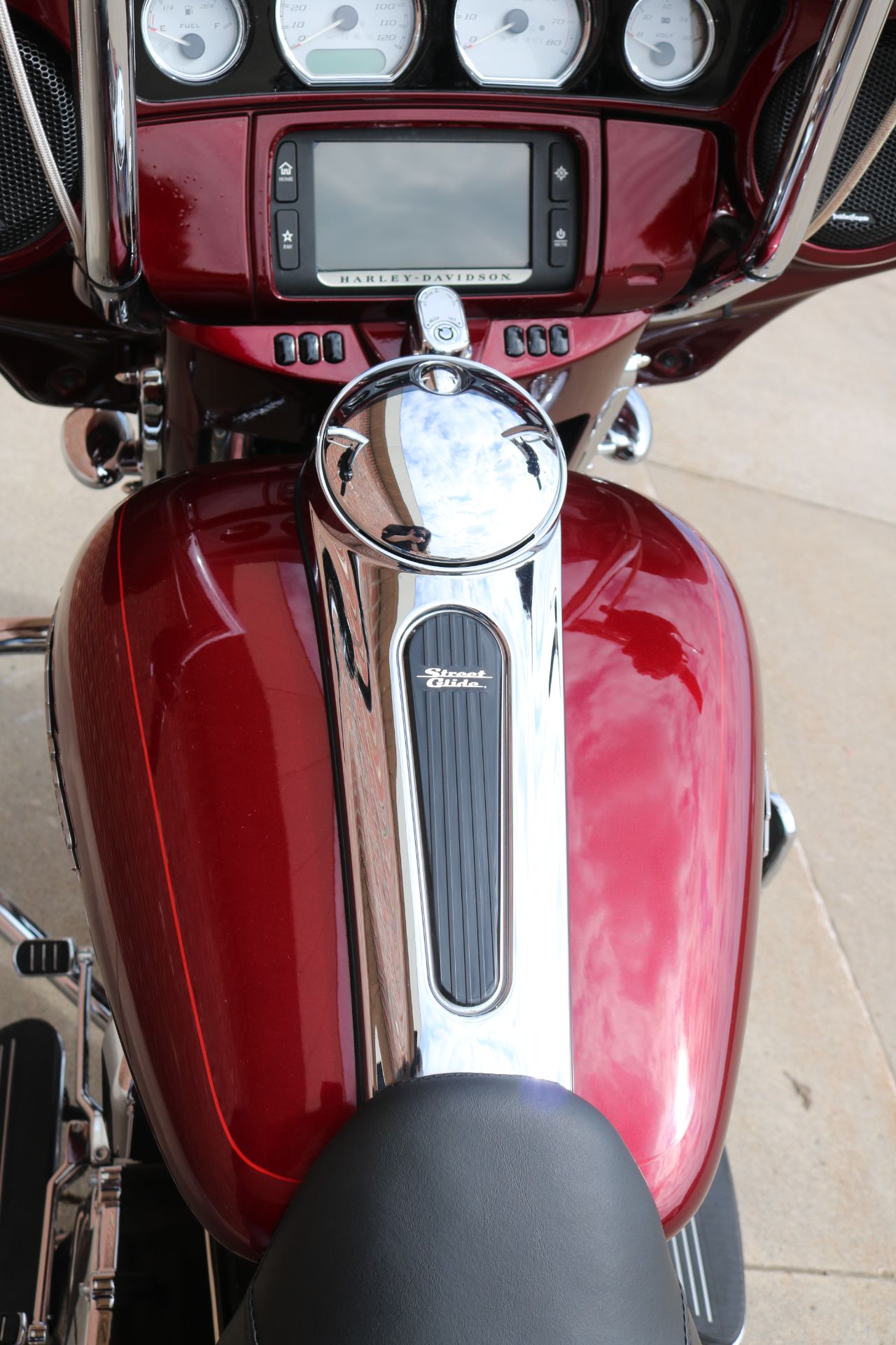 2016 Harley-Davidson Street Glide® Special in Ames, Iowa - Photo 8