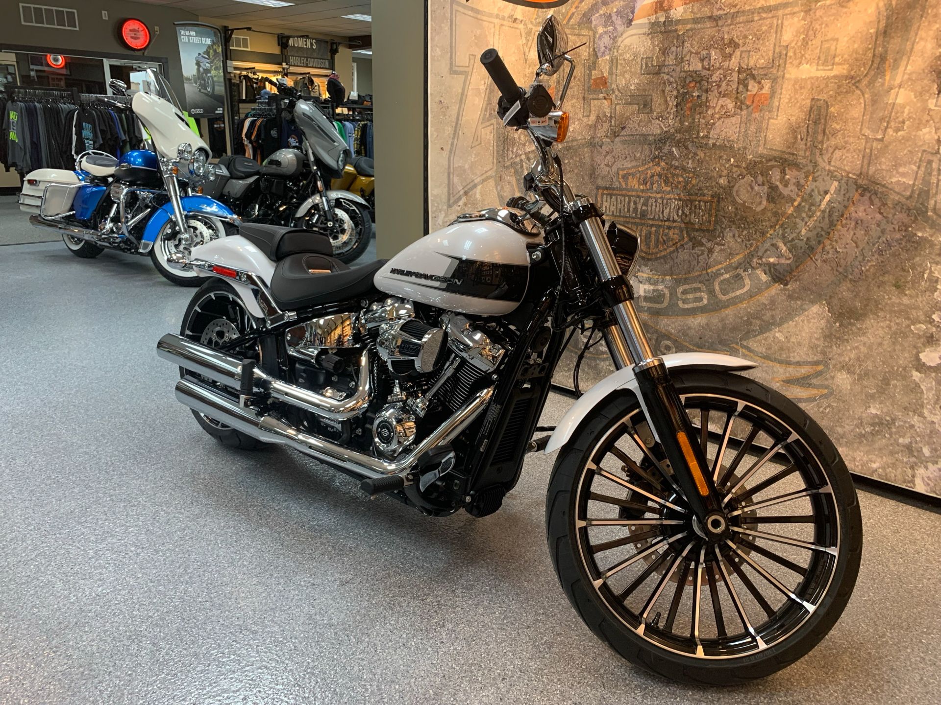 2024 Harley-Davidson Breakout® in Ames, Iowa - Photo 5