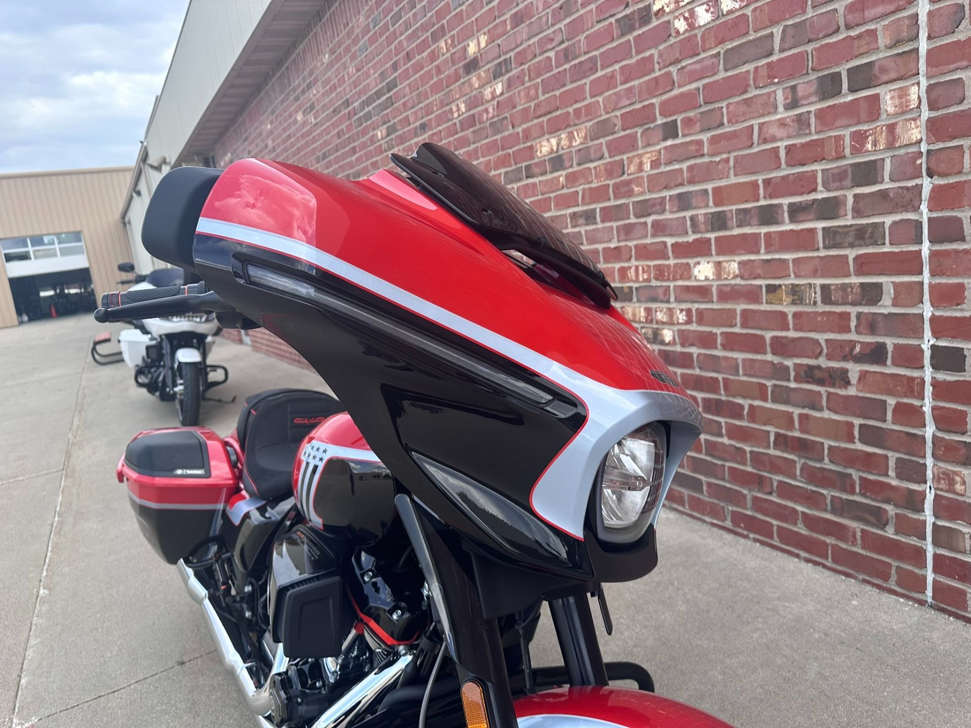 2024 Harley-Davidson CVO™ Street Glide® in Ames, Iowa - Photo 8