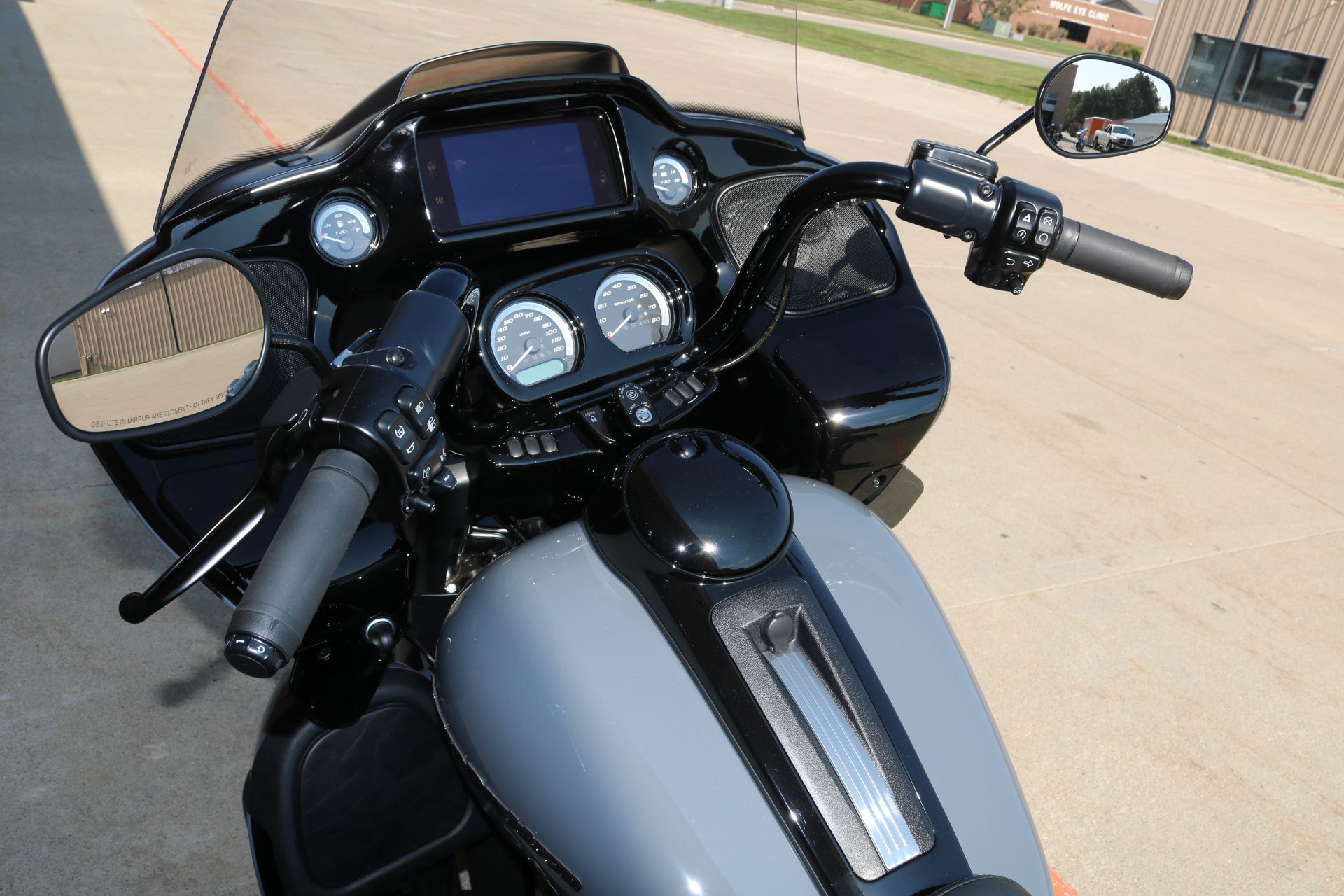 2022 Harley-Davidson Road Glide® Limited in Ames, Iowa - Photo 13