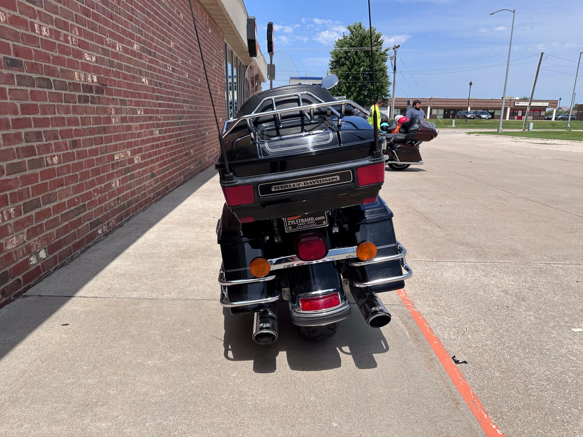 2010 Harley-Davidson Ultra Classic® Electra Glide® in Ames, Iowa - Photo 2