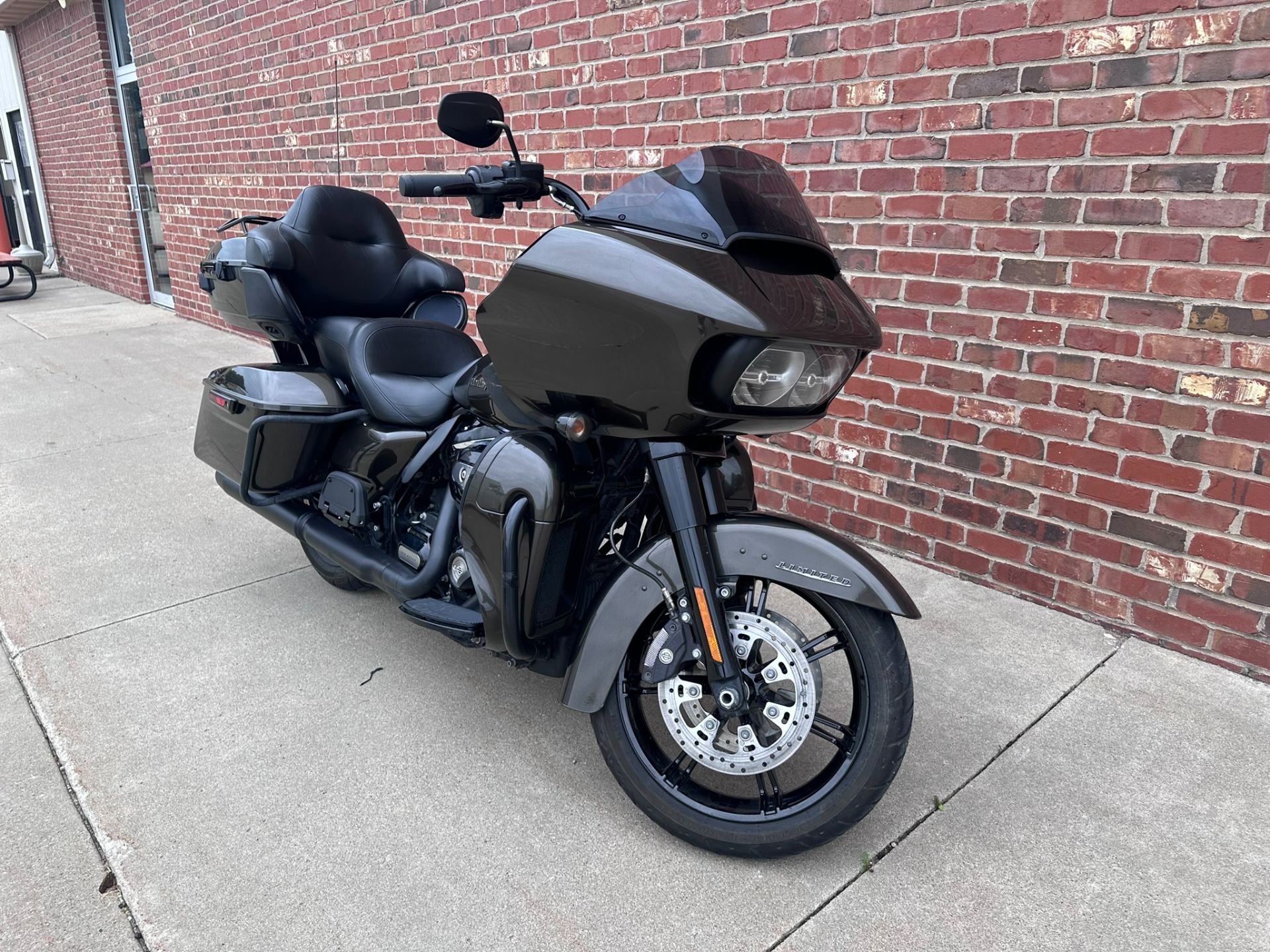 2020 Harley-Davidson Road Glide® Limited in Ames, Iowa - Photo 5