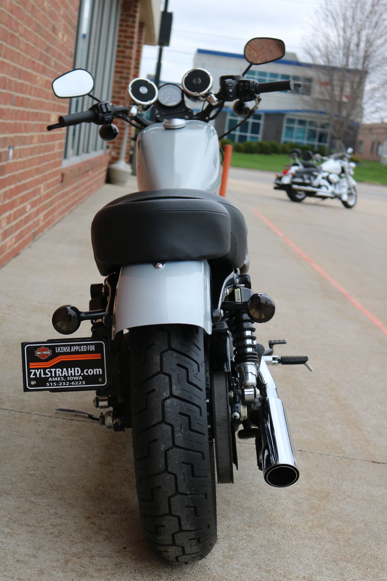 2015 Harley-Davidson Iron 883™ in Ames, Iowa - Photo 12