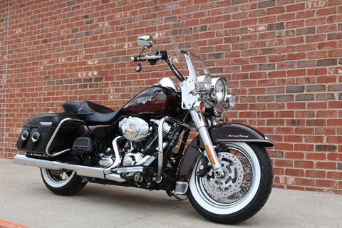 2011 Harley-Davidson Road King® Classic in Ames, Iowa - Photo 3