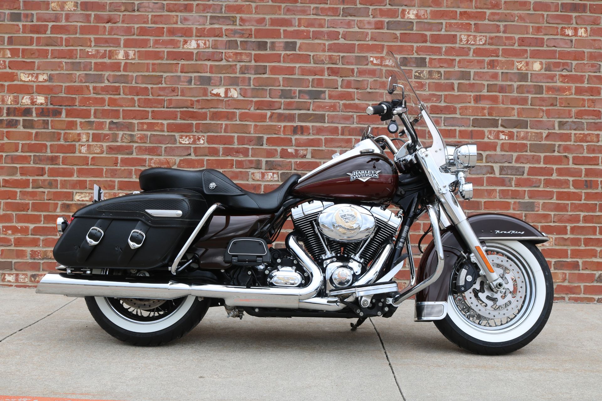 2011 Harley-Davidson Road King® Classic in Ames, Iowa - Photo 1