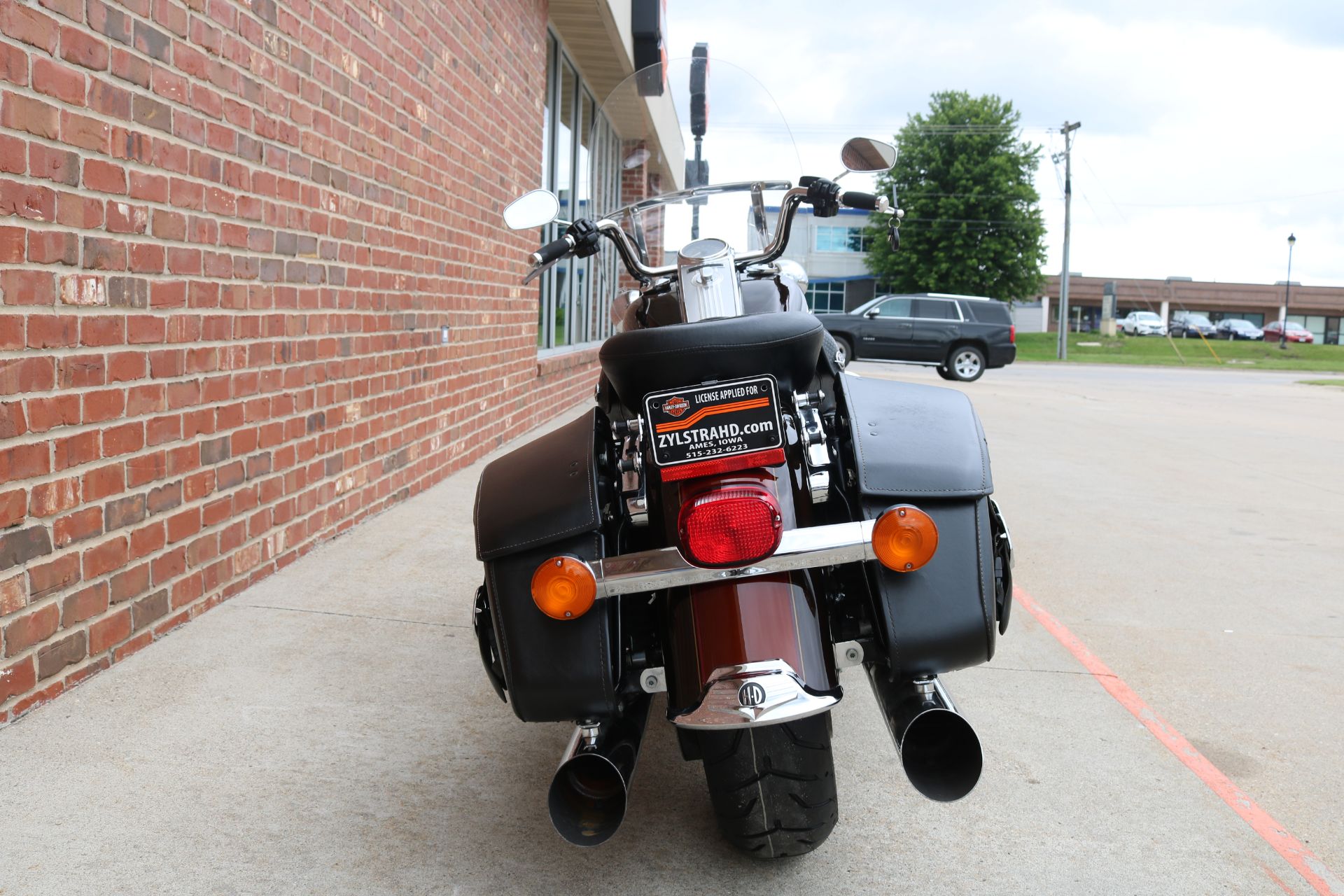 2011 Harley-Davidson Road King® Classic in Ames, Iowa - Photo 11