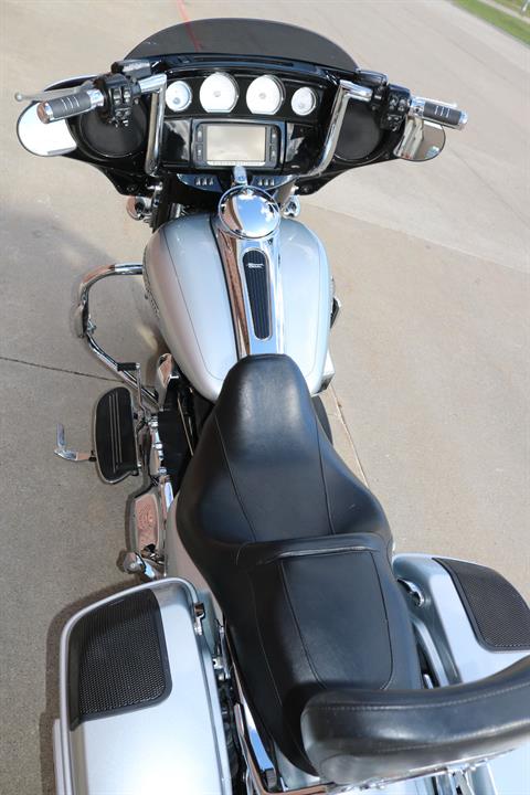 2015 Harley-Davidson Street Glide® Special in Ames, Iowa - Photo 10
