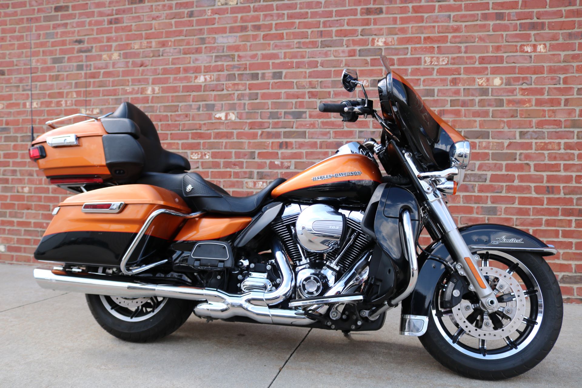 2014 Harley-Davidson Limited in Ames, Iowa - Photo 1