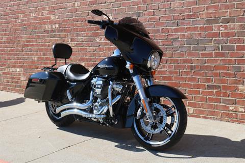 2017 Harley-Davidson Street Glide® Special in Ames, Iowa - Photo 6