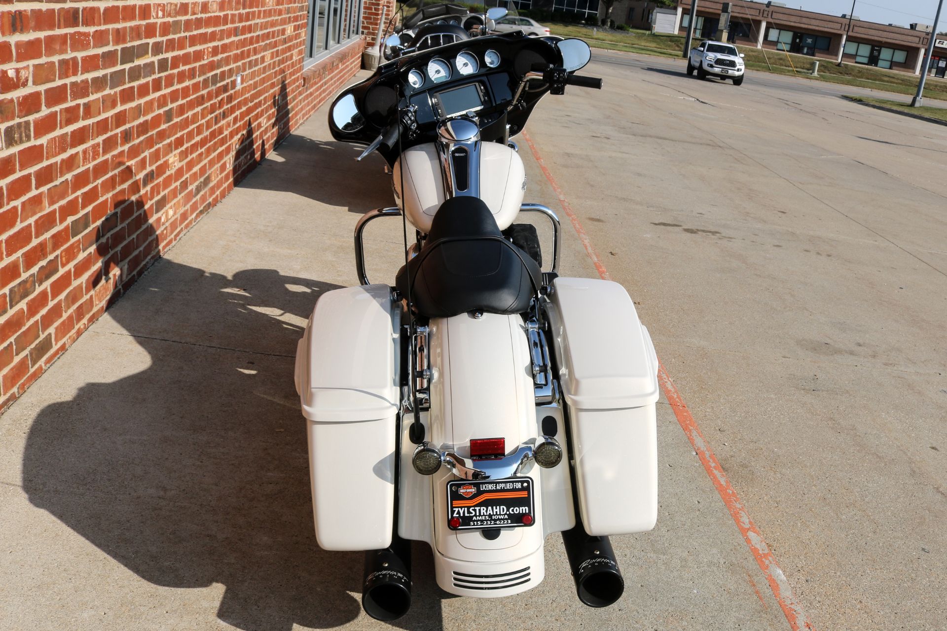 2015 Harley-Davidson Street Glide® Special in Ames, Iowa - Photo 2