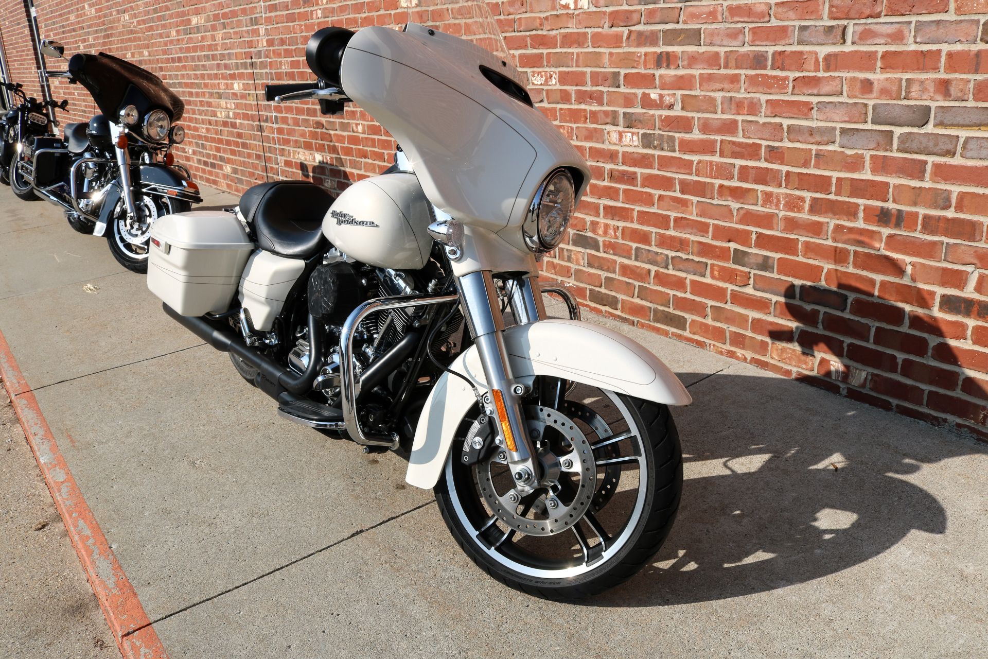 2015 Harley-Davidson Street Glide® Special in Ames, Iowa - Photo 5