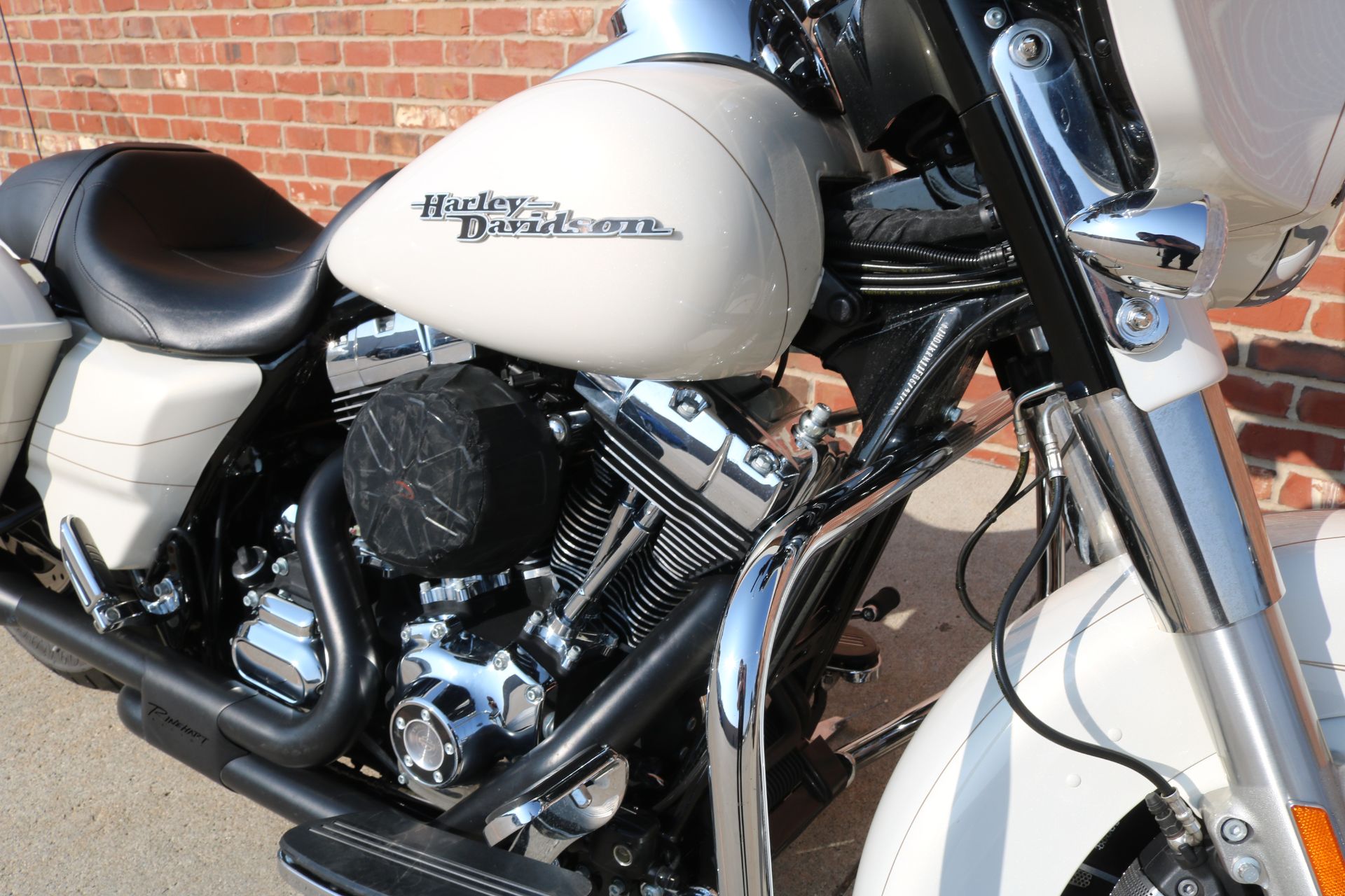 2015 Harley-Davidson Street Glide® Special in Ames, Iowa - Photo 16
