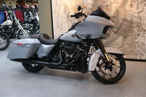 2023 Harley-Davidson Road Glide® Special in Ames, Iowa - Photo 4