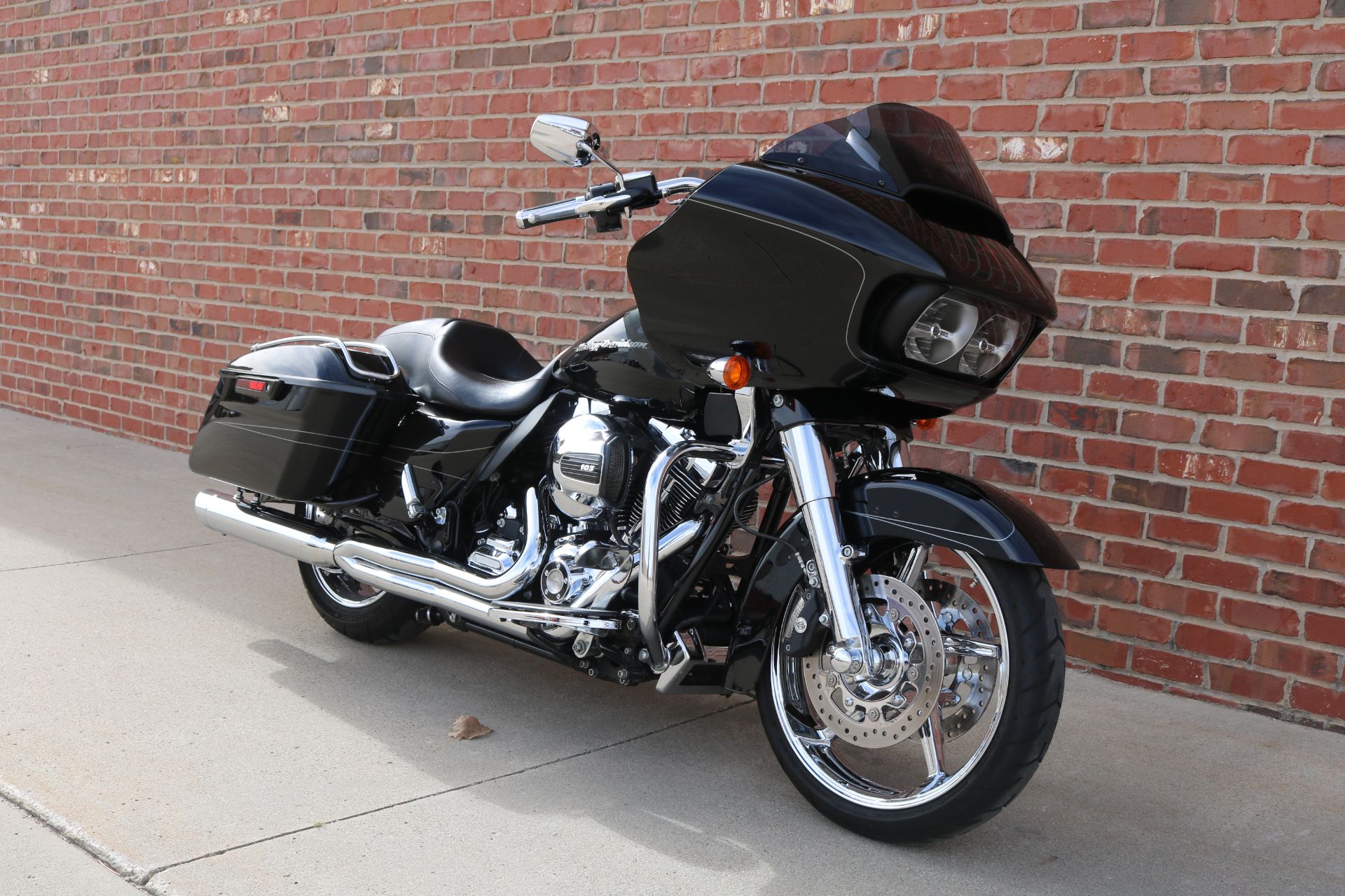 2015 Harley-Davidson Road Glide® Special in Ames, Iowa - Photo 6