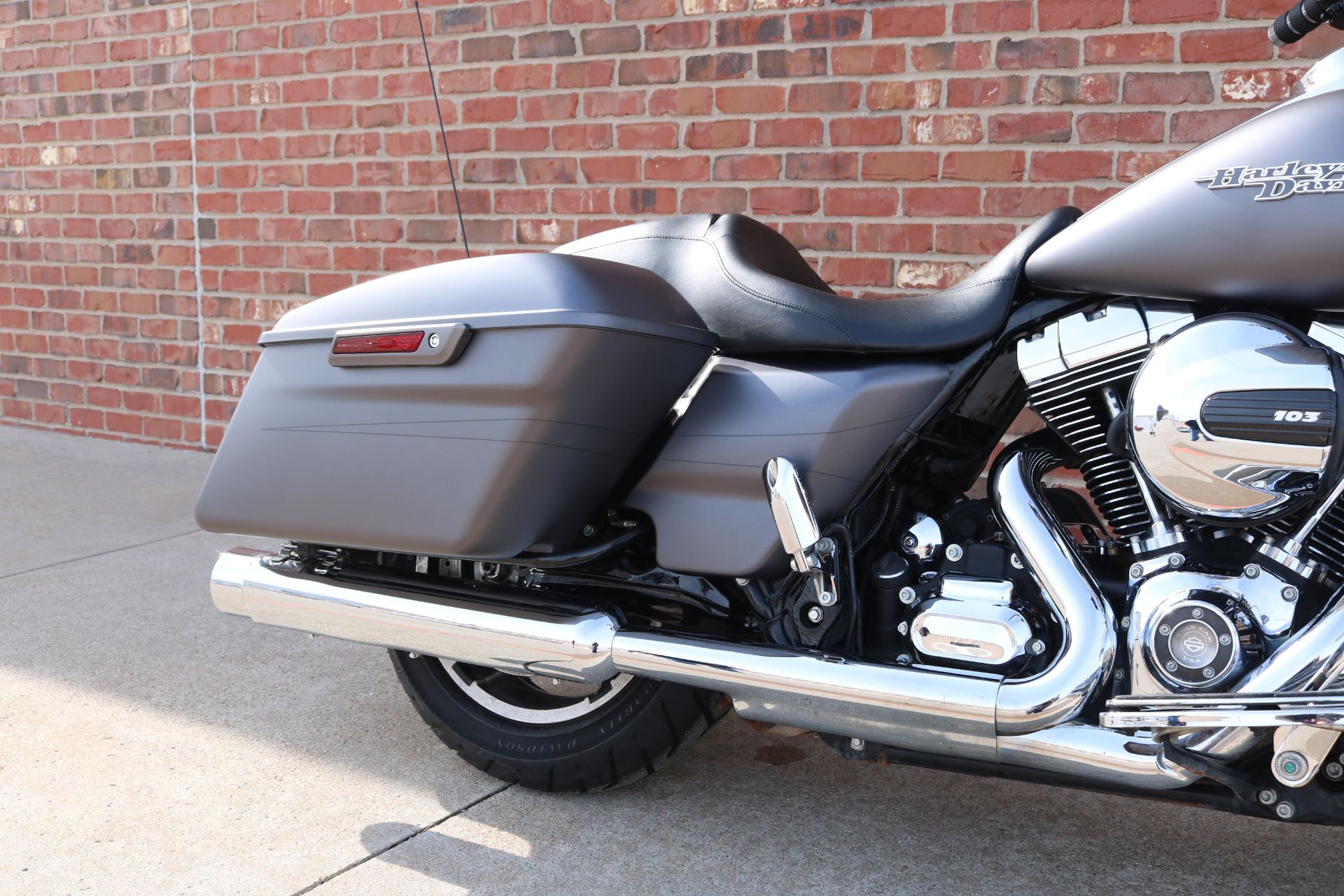 2016 Harley-Davidson Street Glide® in Ames, Iowa - Photo 9