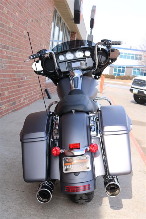 2016 Harley-Davidson Street Glide® in Ames, Iowa - Photo 12