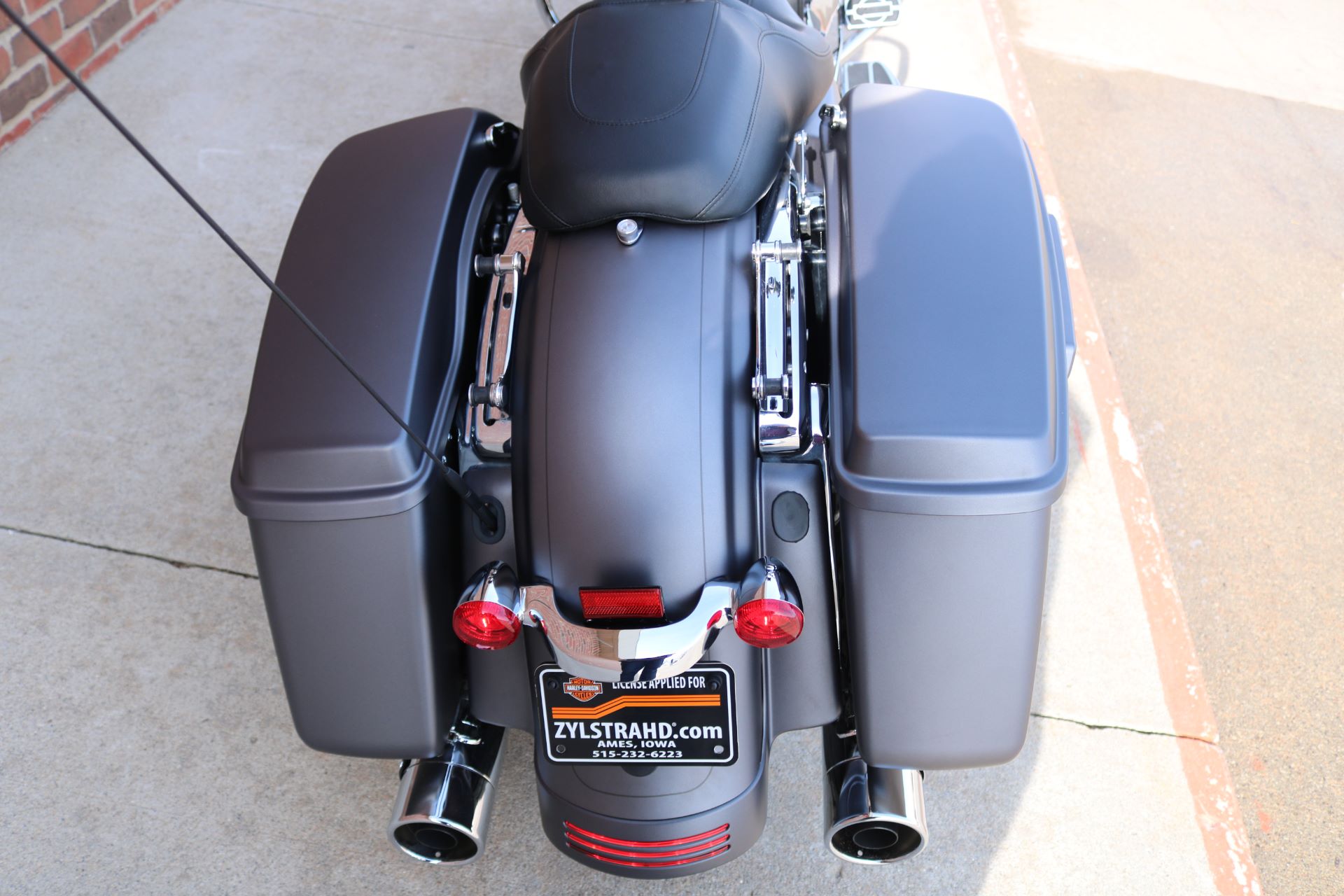 2016 Harley-Davidson Street Glide® in Ames, Iowa - Photo 13