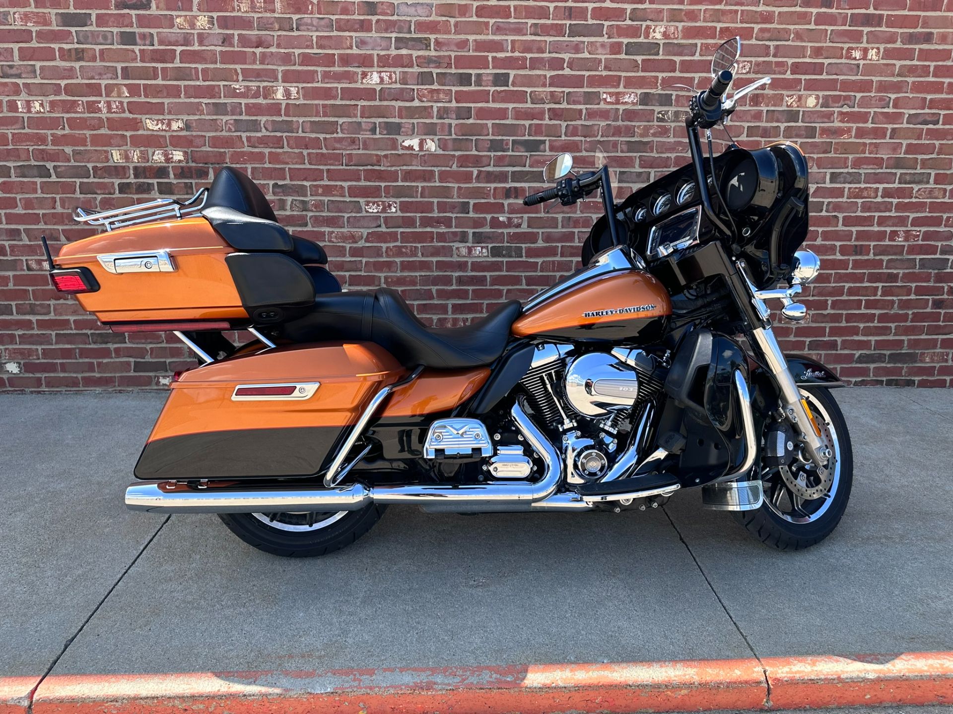 2014 Harley-Davidson Ultra Limited in Ames, Iowa - Photo 1