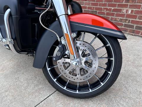 2018 Harley-Davidson CVO™ Street Glide® in Ames, Iowa - Photo 8