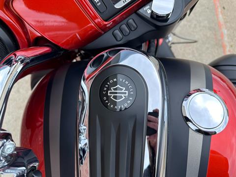2018 Harley-Davidson CVO™ Street Glide® in Ames, Iowa - Photo 18