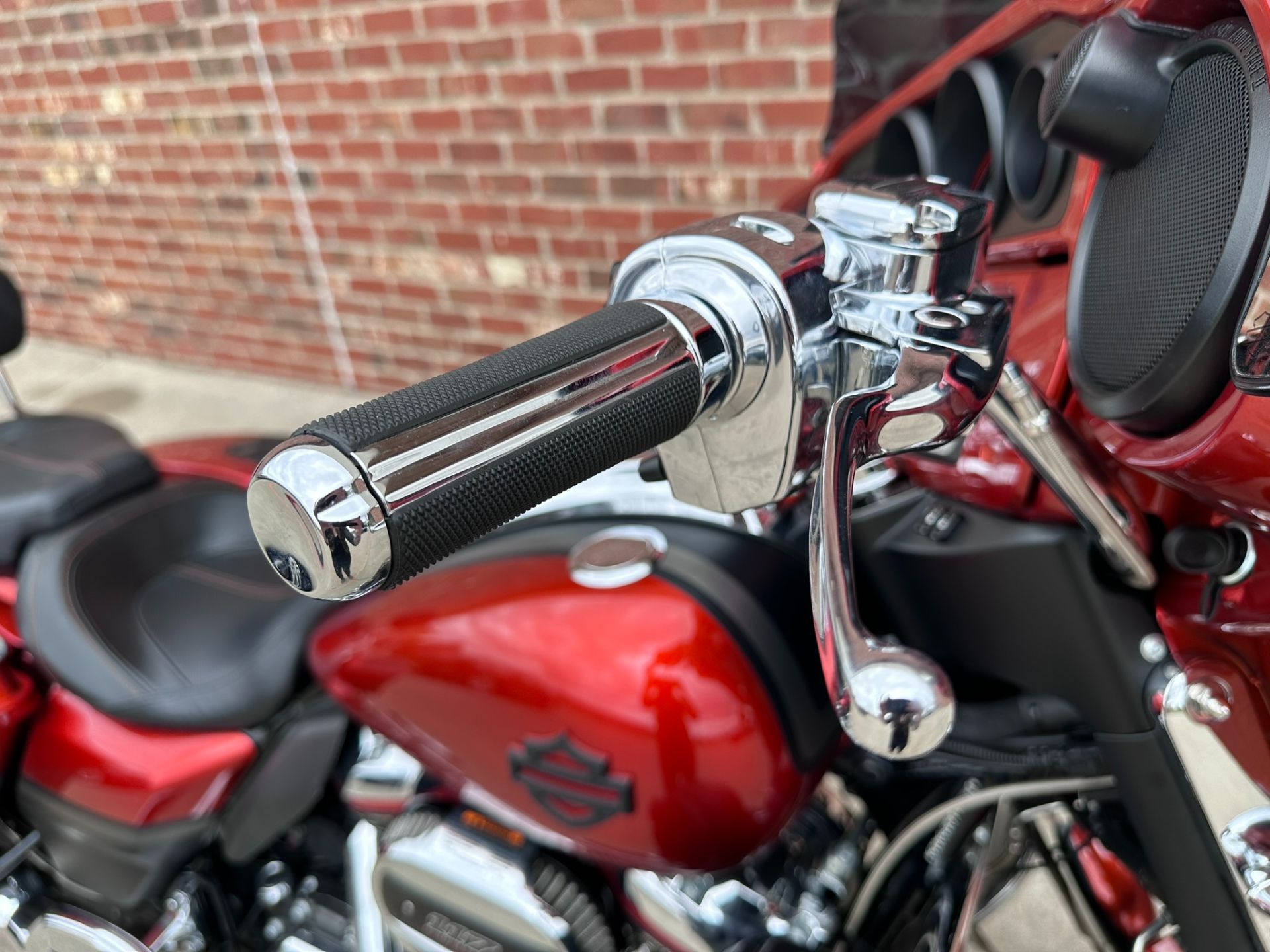 2018 Harley-Davidson CVO™ Street Glide® in Ames, Iowa - Photo 19
