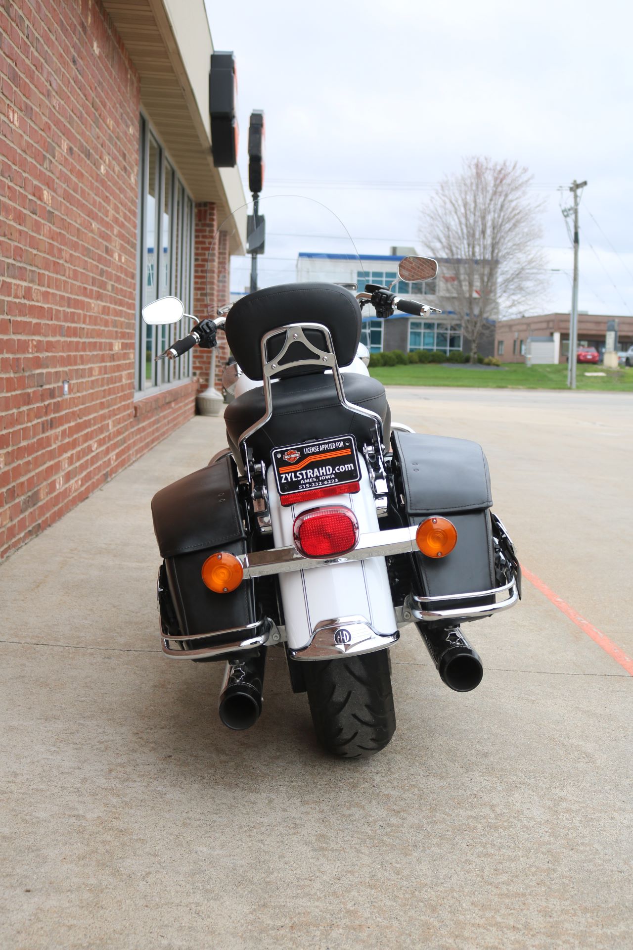 2012 Harley-Davidson Road King® Classic in Ames, Iowa - Photo 11