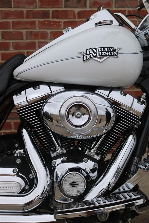2012 Harley-Davidson Road King® Classic in Ames, Iowa - Photo 6