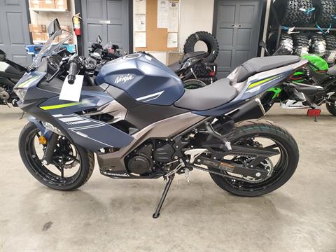 2022 Kawasaki Ninja 400 in Marion, Illinois - Photo 2